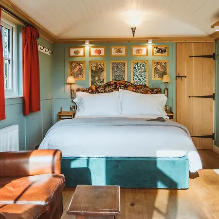 Hornington Manor Luxury Shepherd Huts יורק