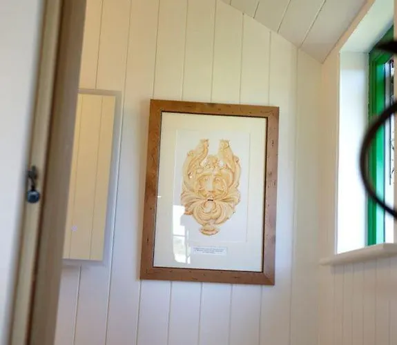 בית נופש Hornington Manor Luxury Shepherd Huts