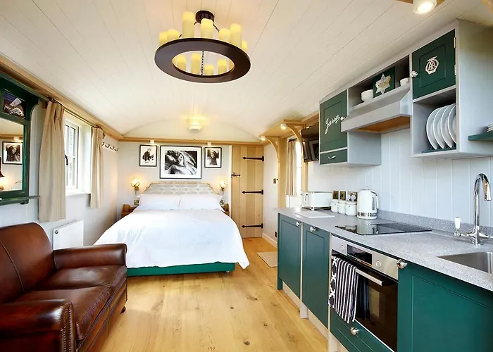 Hornington Manor Luxury Shepherd Huts בית נופש