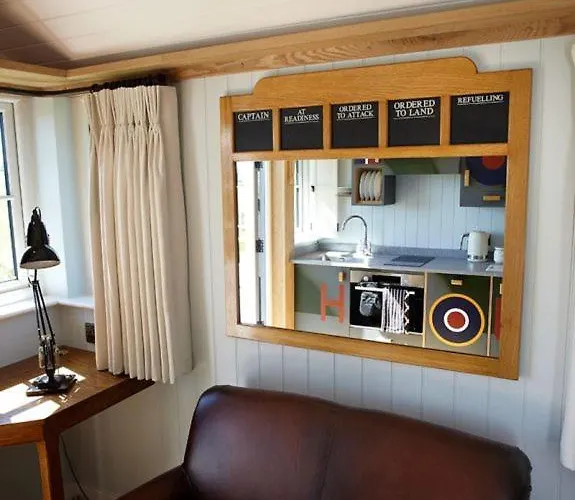 בית נופש Hornington Manor Luxury Shepherd Huts