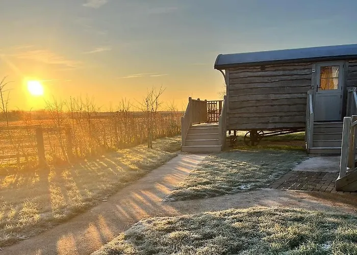 Hornington Manor Luxury Shepherd Huts בית נופש *
