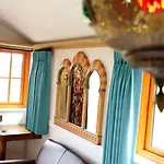 Hornington Manor Luxury Shepherd Huts Nyaraló
