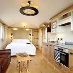 Hornington Manor Luxury Shepherd Huts