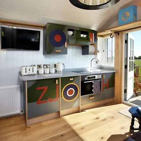 Hornington Manor Luxury Shepherd Huts Holiday home York