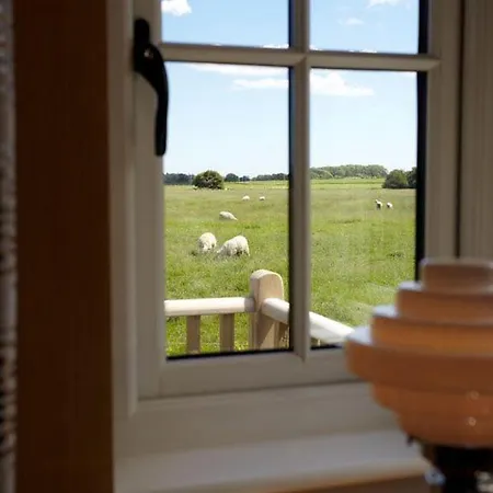 Hornington Manor Luxury Shepherd Huts * York