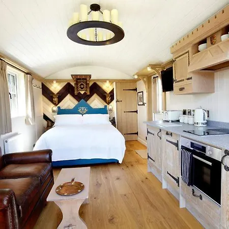 Hornington Manor Luxury Shepherd Huts Ferienhaus *