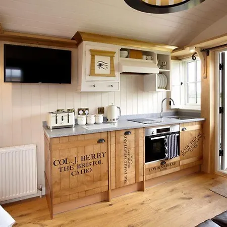 Hornington Manor Luxury Shepherd Huts Holiday home