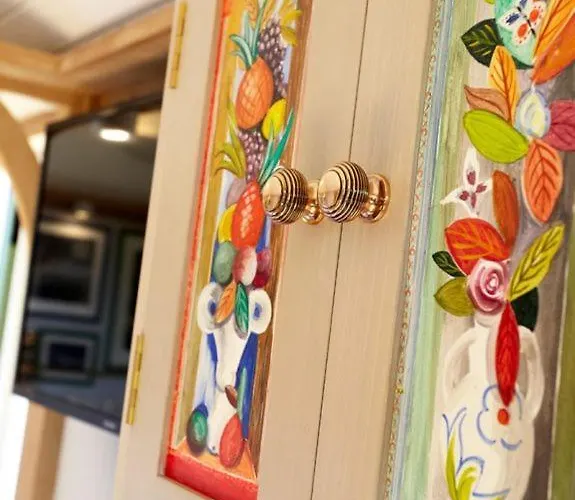 Hornington Manor Luxury Shepherd Huts Holiday home