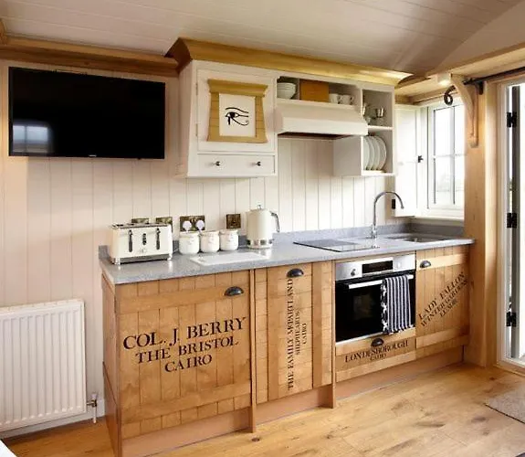 Hornington Manor Luxury Shepherd Huts Holiday home