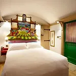 Hornington Manor Luxury Shepherd Huts *