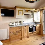 Hornington Manor Luxury Shepherd Huts Дом отдыха