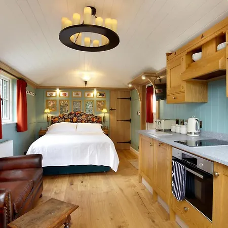 Hornington Manor Luxury Shepherd Huts *