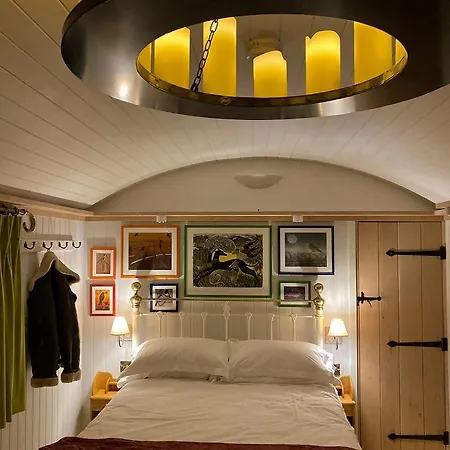 Hornington Manor Luxury Shepherd Huts