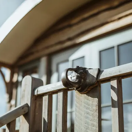 Hornington Manor Luxury Shepherd Huts * York