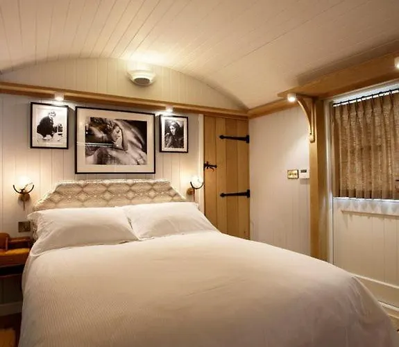 Hornington Manor Luxury Shepherd Huts * York