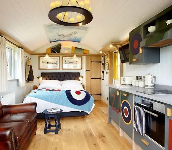 Hornington Manor Luxury Shepherd Huts Holiday home