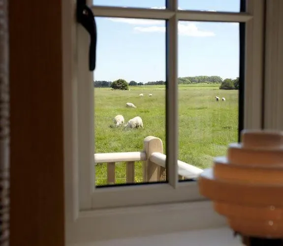 Hornington Manor Luxury Shepherd Huts * York