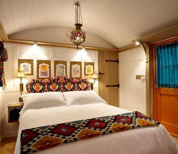 Hornington Manor Luxury Shepherd Huts *